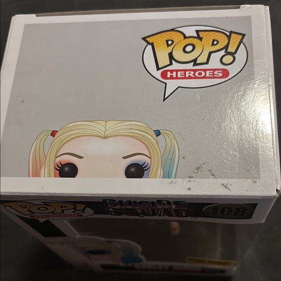 Funko Pop! Heroes Harley Quinn Vinyl Figure - Picture 4 of 4